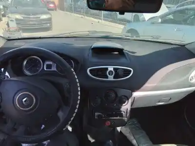 Veículo de Sucata renault clio iii 20 aniversario do ano 0 alimentado k9k t7