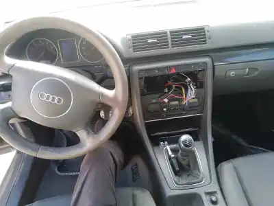 Veículo de Sucata AUDI A4 BERLINA (8E) 8E do ano 0 alimentado ALT