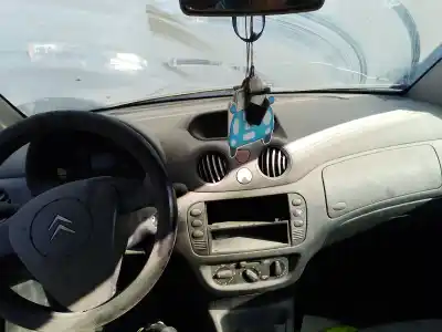 Veículo de Sucata citroen c2 x do ano 2003 alimentado 