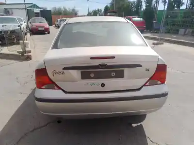 Veículo de Sucata ford focus berlina (cak) ambiente do ano 1998 alimentado fydb