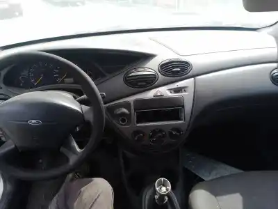 Veículo de Sucata ford focus berlina (cak) ambiente do ano 1998 alimentado fydb
