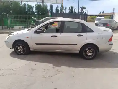 Veículo de Sucata ford focus berlina (cak) ambiente do ano 1998 alimentado fydb