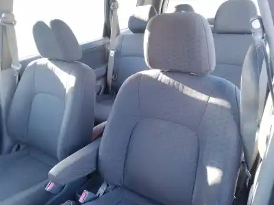 Veicolo di demolizione kia carens 1.6 crdi dell'anno 0 alimentato r03s