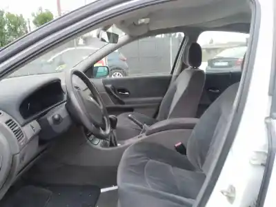 Sloopvoertuig renault laguna ii bg0 authentique van het jaar 0 aangedreven k4m d7