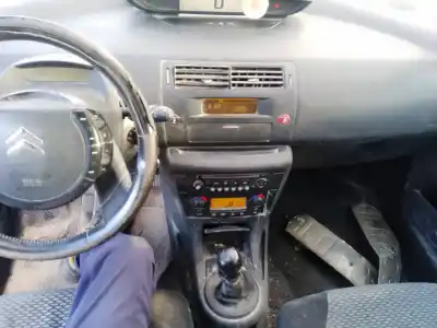 Veículo de Sucata citroen c4 berlina premier do ano 0 alimentado 9hx