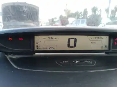 Veículo de Sucata citroen c4 berlina premier do ano 0 alimentado 9hx