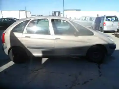 Veículo de Sucata citroen xsara picasso 1.6 sx do ano 2003 alimentado nfv