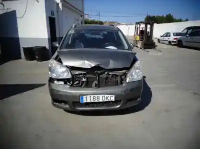 Vehicul casat toyota corolla verso (e12) 1.8 linea sol al anului 2005 alimentat 1zzfe