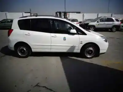 Scrapping Vehicle toyota corolla verso (e12) 2.0 d-4d linea sol of the year 2003 powered 1cdftv