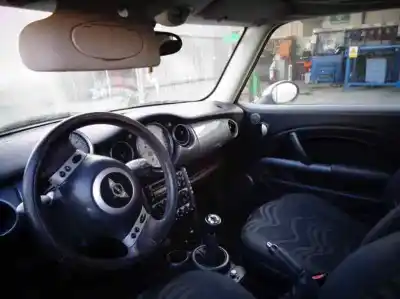 Scrapping Vehicle bmw mini (r50,r53) w10b16a of the year 2003 powered w10b16a