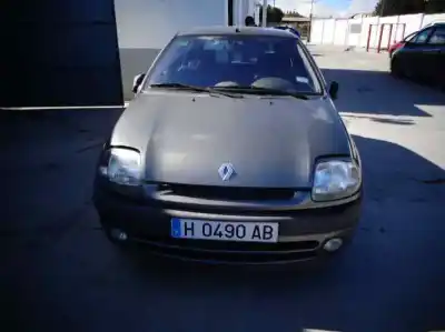 Здавання транспортного засобу renault clio ii fase i (b/cb0) g/d7f d7 року 2000 потужний d7f d7
