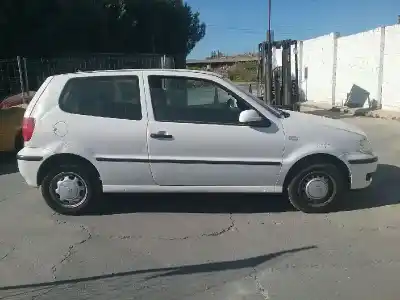 Véhicule à la ferraille volkswagen polo berlina (6n2) ald de l'année 2000 alimenté ald