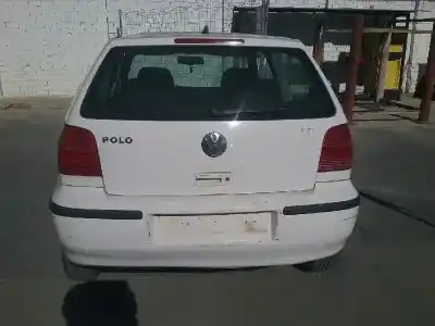 Véhicule à la ferraille volkswagen polo berlina (6n2) ald de l'année 2000 alimenté ald