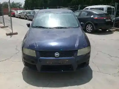 Veicolo di demolizione fiat stilo (192_) 1.6 16v (192_xb1a) dell'anno 2002 alimentato 182b6000