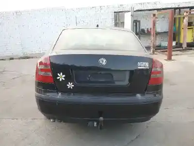 Veicolo di demolizione skoda octavia berlina (1z3) bjb dell'anno 2006 alimentato bjb