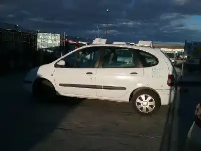 Scrapping Vehicle renault megane i scenic (ja0) 2.0 cat of the year 1997 powered f9q q7