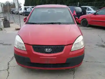 Vehicul casat kia rio (jb) g4ee al anului 2005 alimentat g4ee