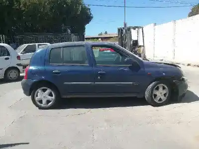 Здавання транспортного засобу renault   року 2002 потужний 