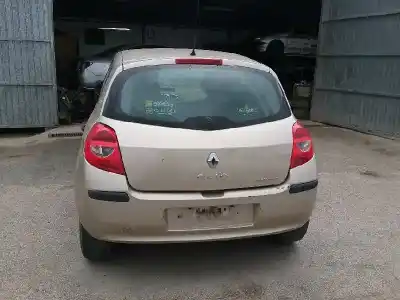 Veicolo di demolizione renault clio iii style dell'anno 2006 alimentato k9k m7