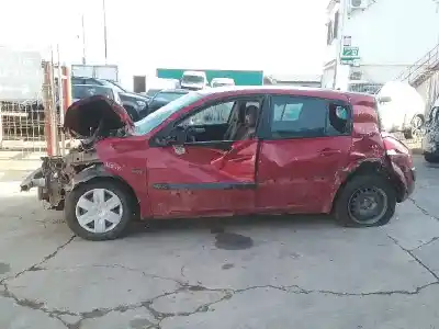 Scrapping Vehicle renault megane ii sedán (lm0/1_) 1.9 dci of the year 2004 powered f9q 8