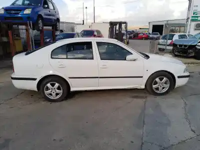 Здавання транспортного засобу skoda octavia berlina (1u2) tour року 0 потужний axr