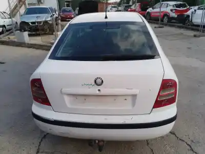 Здавання транспортного засобу skoda octavia berlina (1u2) tour року 0 потужний axr