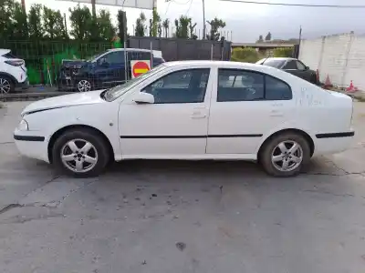 Здавання транспортного засобу skoda octavia berlina (1u2) tour року 0 потужний axr