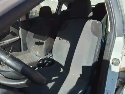 Veículo de Sucata citroen c4 berlina do ano 0 alimentado 9hz