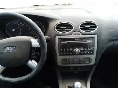 Veículo de Sucata ford focus berlina (cap) ambiente (d) do ano 0 alimentado hwda