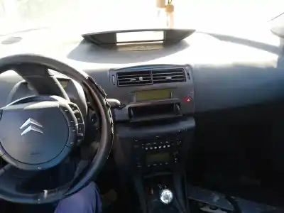 Veículo de Sucata citroen c4 berlina vtr plus do ano 0 alimentado nfu