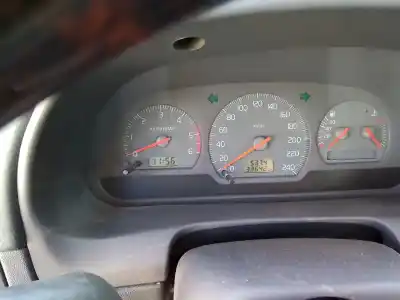 Sloopvoertuig volvo s40 i (644) 1.9 di van het jaar 0 aangedreven d4192t2