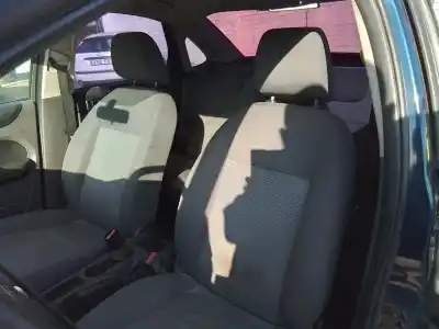 Veicolo di demolizione ford focus ii sedán (db_, fch, dh) 1.6 dell'anno 2005 alimentato hwda