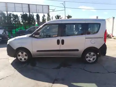 Véhicule à la ferraille corsa                                              combo                                                                                                                                                                                                                                                      d expression l1h1                                                                                                                                                                                                                                          de l'année 0 alimenté 263a2000