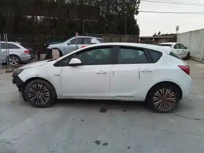 Здавання транспортного засобу opel astra j lim excellence року 0 потужний b16dtl