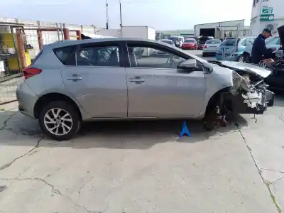 Здавання транспортного засобу toyota auris active року 0 потужний 8nr