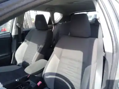 Здавання транспортного засобу toyota auris active року 0 потужний 8nr