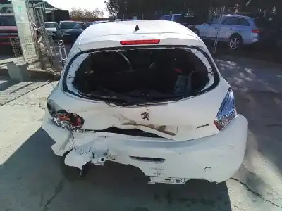Здавання транспортного засобу peugeot 208 caixa (cr_) 1.4 hdi 68 (cr8hr0) року 0 потужний 8h01