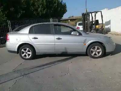 Sloopvoertuig OPEL VECTRA  van het jaar 2003 aangedreven Y20DTH