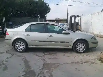 Sloopvoertuig renault laguna ii bg0 authentique van het jaar 2005 aangedreven f9q d6