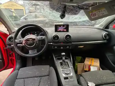 Veículo de Sucata audi a3 sedán (8vs) ambiente 150 cv / 110 kw do ano 2019 alimentado crb