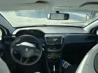 Vehicul casat peugeot 208 1.0 vti al anului 2017 alimentat hm01