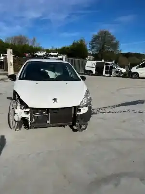 Vehicul casat peugeot 208 1.0 vti al anului 2017 alimentat hm01