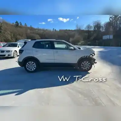 Véhicule à la ferraille VOLKSWAGEN T-CROSS ADVANCE de l'année 2023 alimenté DLAA