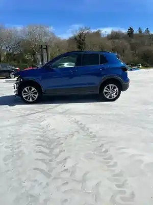 Véhicule à la ferraille VOLKSWAGEN T-CROSS Advance de l'année 2020 alimenté DKRF