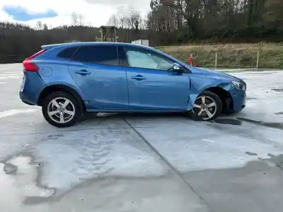 Veículo de Sucata volvo v40 inscription do ano 2016 alimentado d4204t8