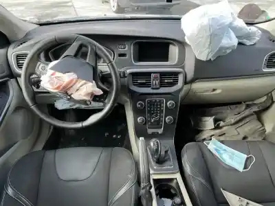 Veículo de Sucata volvo v40 inscription do ano 2016 alimentado d4204t8