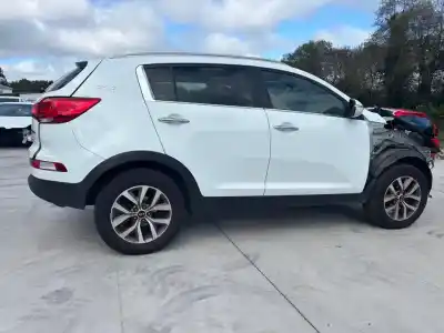 Veicolo di demolizione kia sportage emotion 4x2 dell'anno 2015 alimentato d4fd