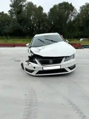 Veículo de Sucata seat leon st (5f8) x-perience titan desert do ano 2017 alimentado ddy