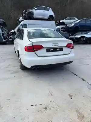 Veículo de Sucata AUDI A4 BERLINA (B8) Básico do ano 2009 alimentado CDHB