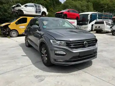 Scrapping Vehicle volkswagen t-roc (d11) r-line 149 cv / 110 kw of the year 2021 powered dttc